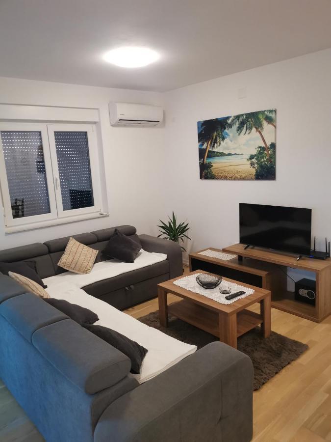 Apartman Batuda,Centar, Free Mini Ðurđevac エクステリア 写真